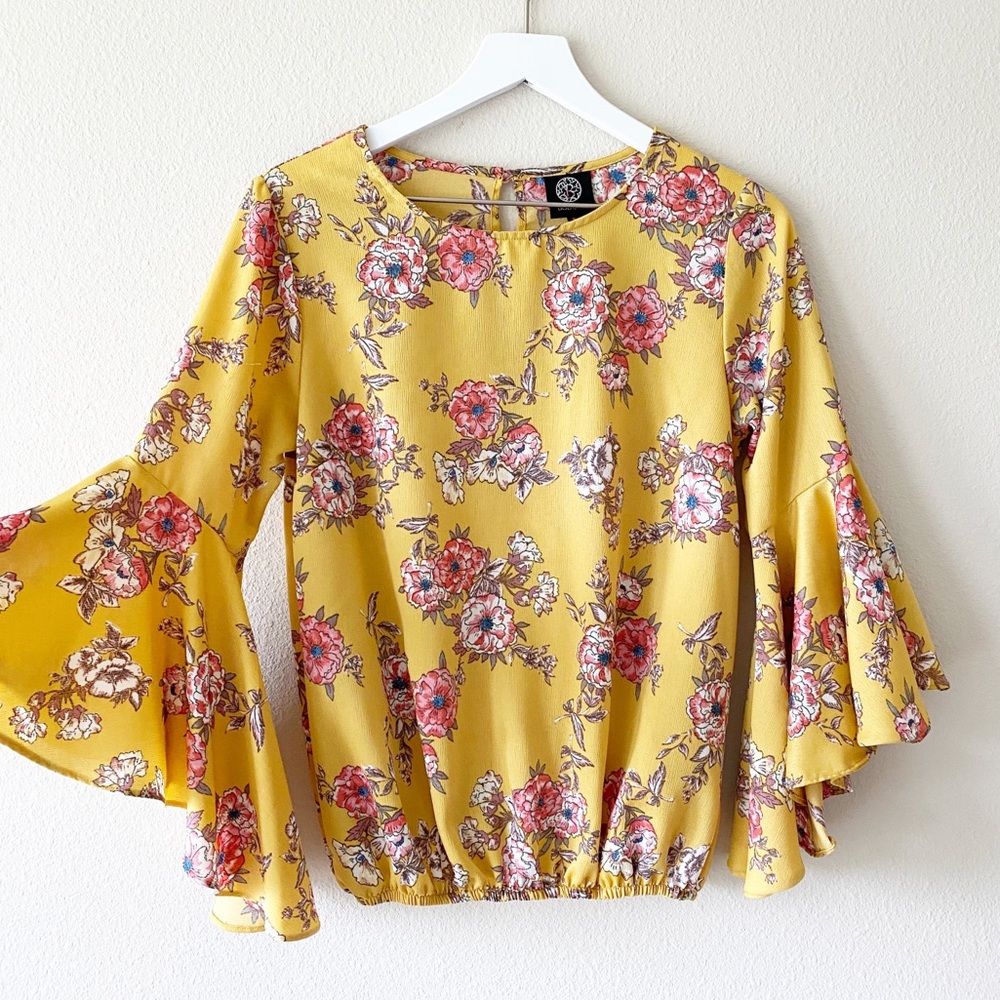 Bobeau Floral Bell Sleeve Boho Top